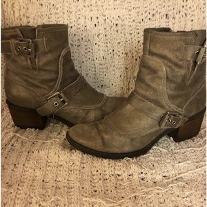 Donald J pliner Side zip boot Size 91/2M